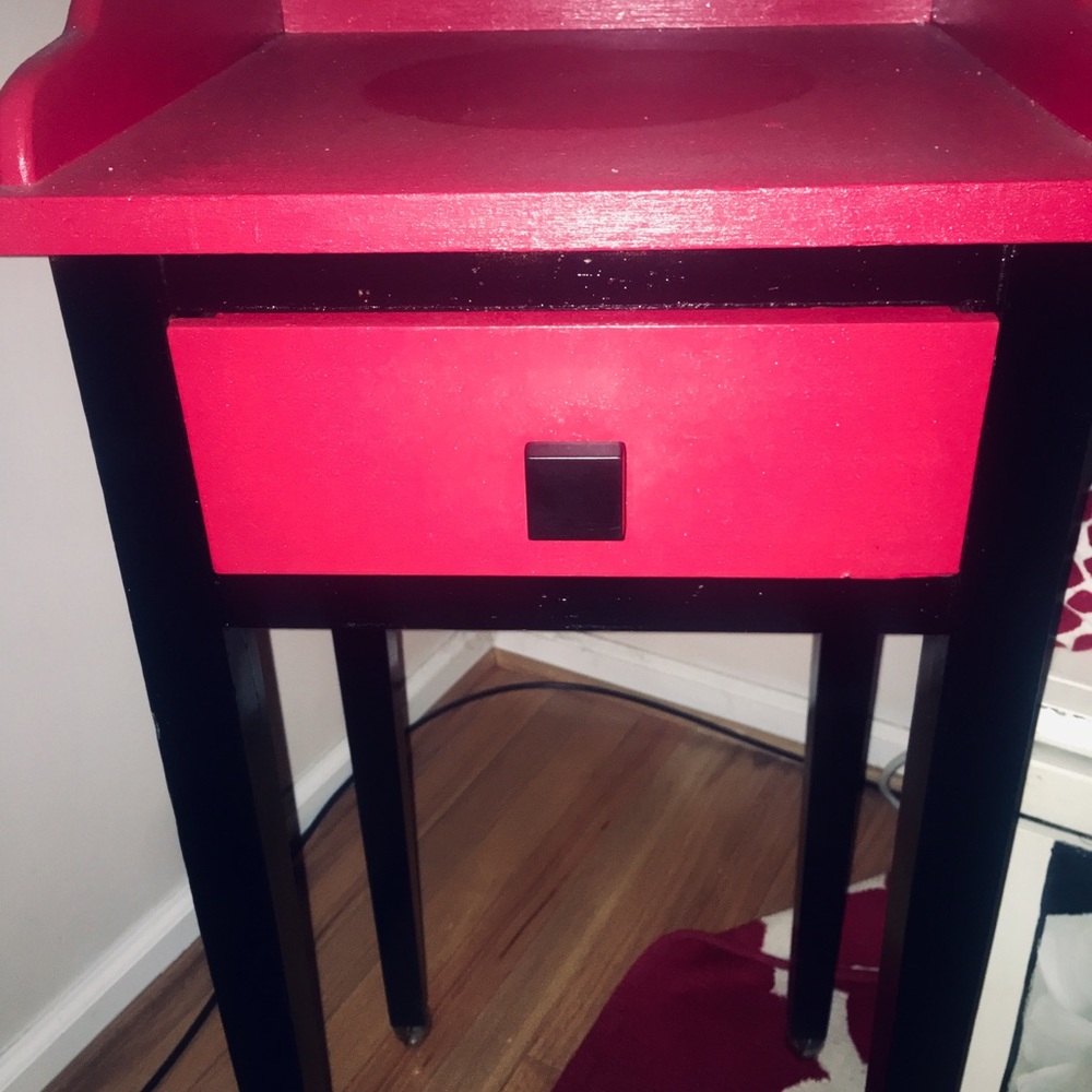 Gorgeous table - Picture 2 of 3